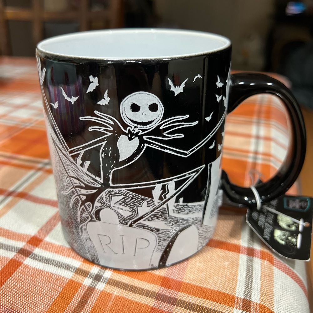 NWT glow in the dark nightmare before Christmas 20oz mug